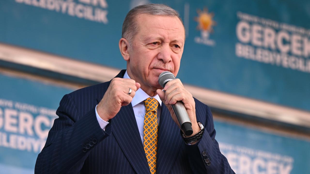 Erdoğan: Deprem bölgesinde evine girmeyen tek bir vatandaşımızı bırakmayacağız